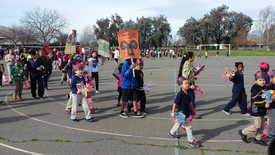 Happy Lunar New Year!!

The students gather together to celebrate the new Lunar year. 